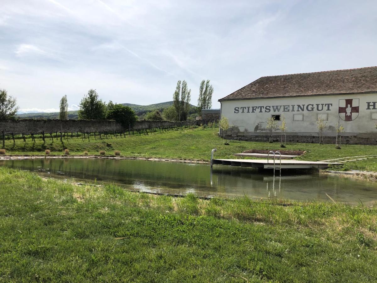 Schlaffass - Schlafen Im Holzfass Thallern Gumpoldskirchen Exterior foto